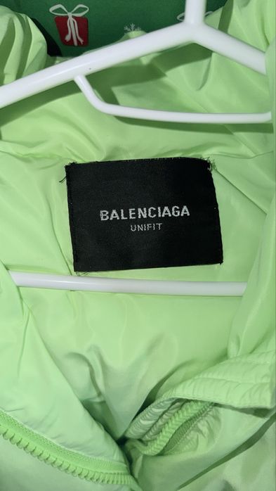 Крутий пуховик Balenciaga