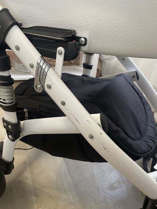 Продам коляску 2 в 1