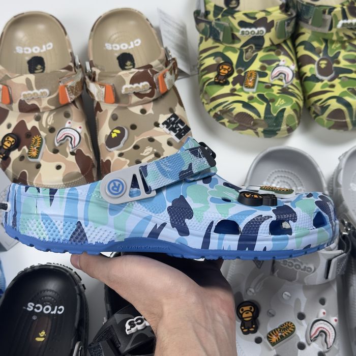 Тапки Crocs bape 36-45 крокс бейп тапочки джибітси в подарунок кроксы
