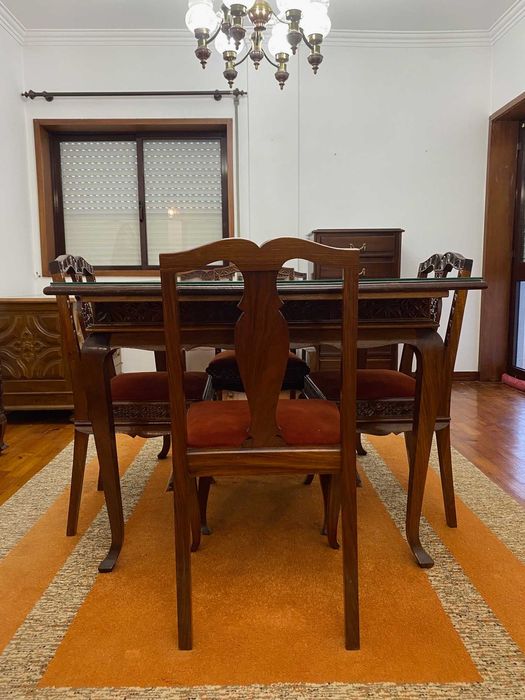 Mesa de sala trabalhada dos anos 60