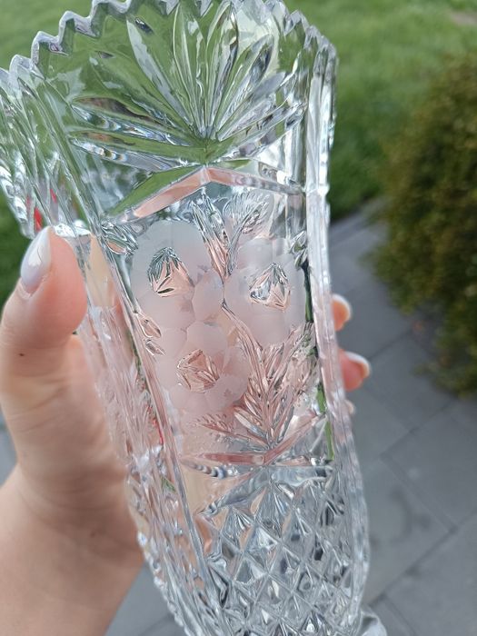 Anna Hutte Bleikristall, kryształowy wazon z trawionymi kwiatami

lata