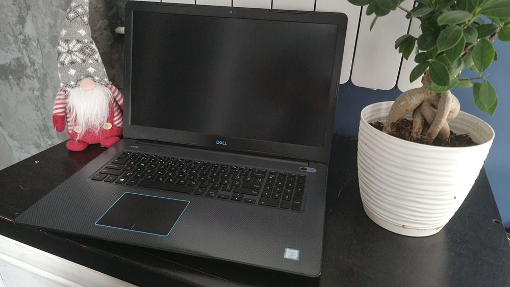 Gamingowy laptop Dell G3 3779 17 cali Mat i7-8750H 6x2.2 GeForce GTX 1060 6GB 16GB RAM dysk SSD 250GB + 2TB Win 11 PRO idealny