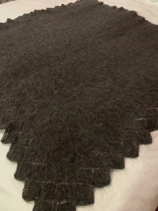 Большой оренбургский платок 115х130см. вес 500 гр