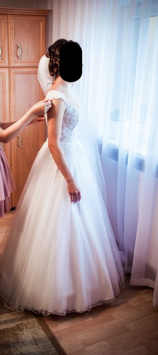 Suknia ślubna śnieżna biel