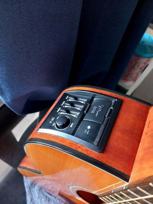 Violão Takamine EG220C