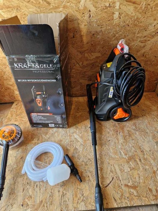 Мийка високого тиску 200 бар, 2000 Вт. Мийка автомобільна. Кёрхер.