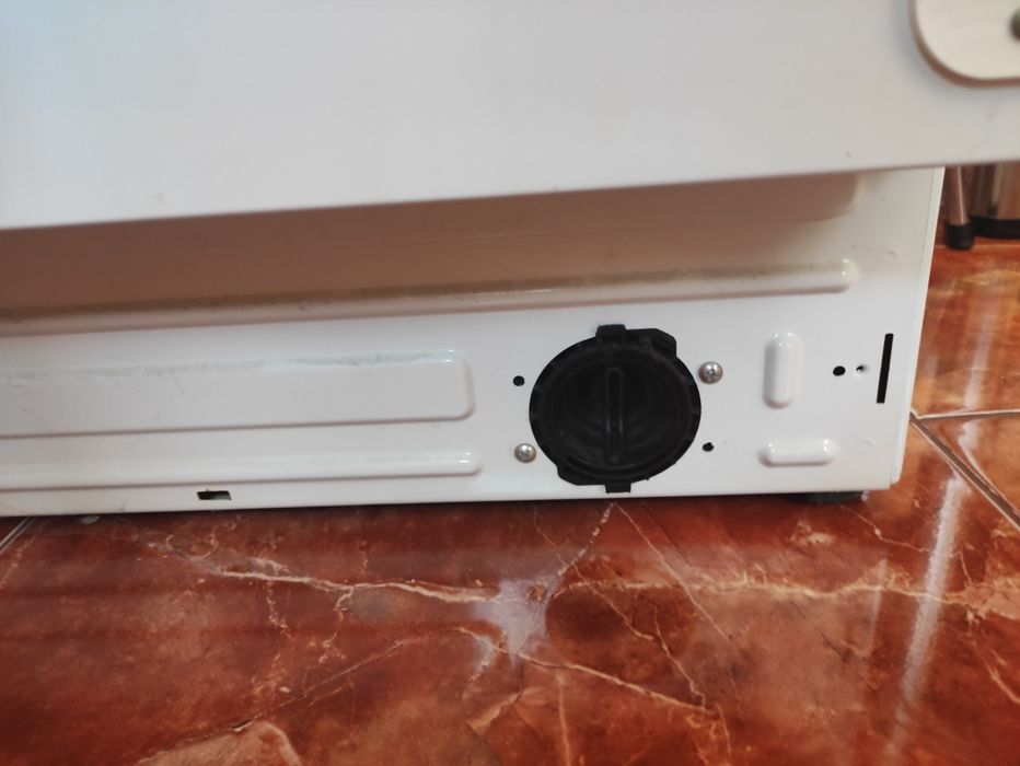 Стиральная машина встраиваемая Ariston LBE 129 Italy под ремонт