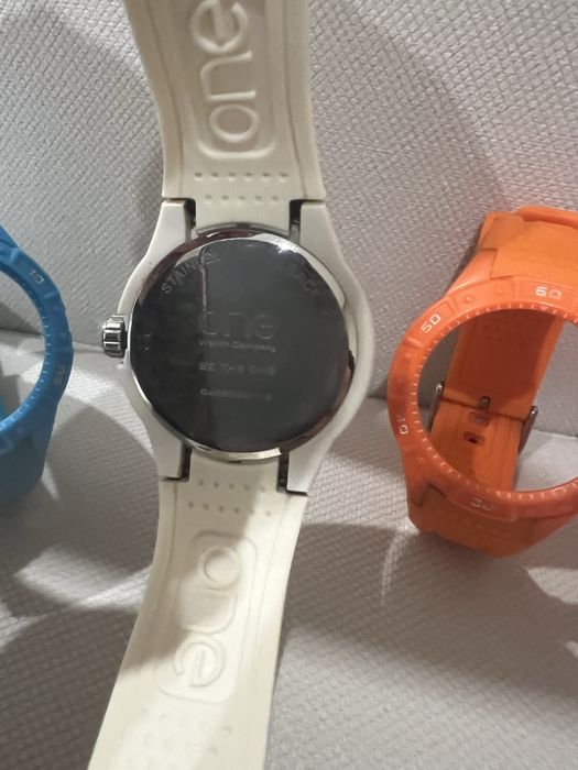 Relogio One com 4 braceletes