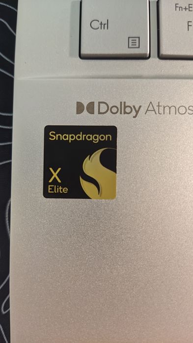 Asus Vivobook S15 – Premium, super leve, 16GB/1TB – Snapdragon