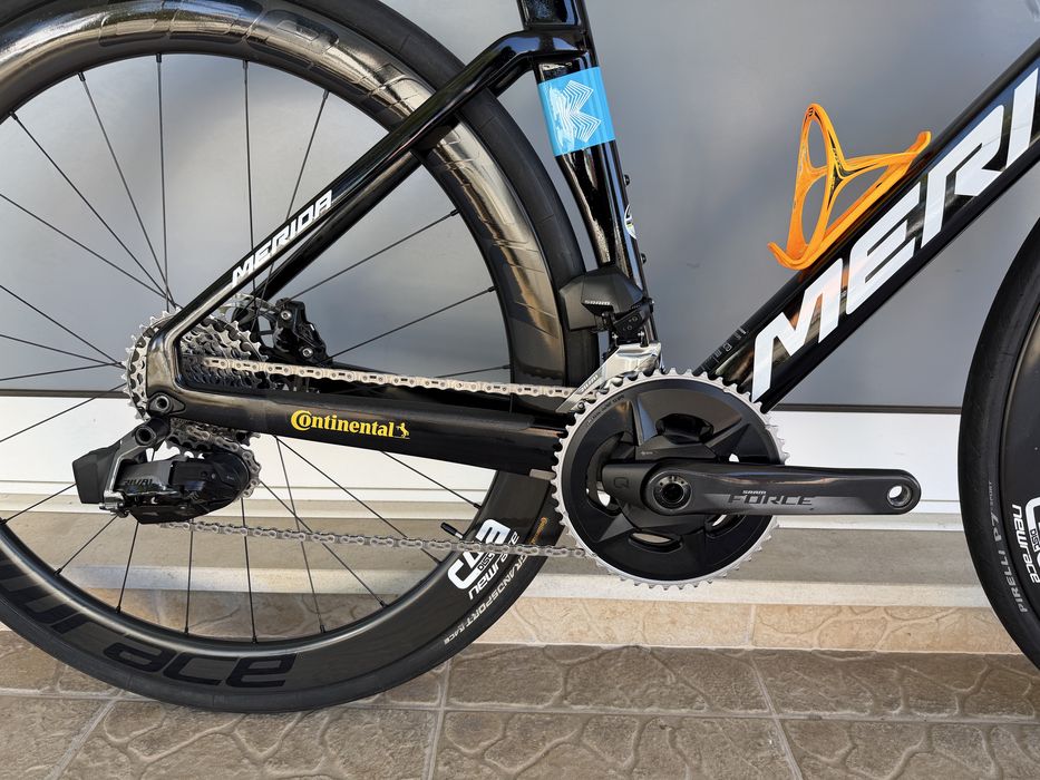 Bicicleta de estrada - Muito bem equipada AXS