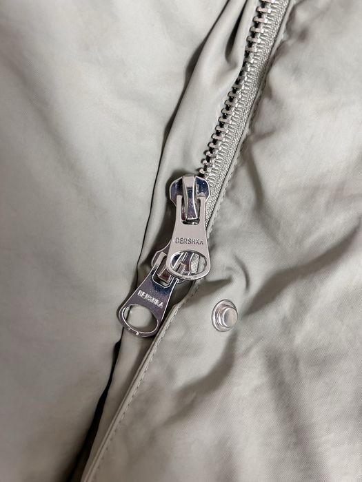 Новий пуховик bershka