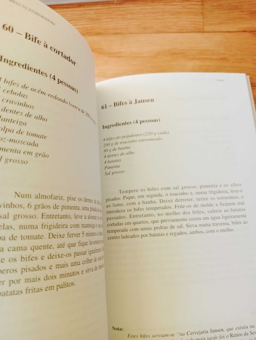Livro - À mesa na Estremadura