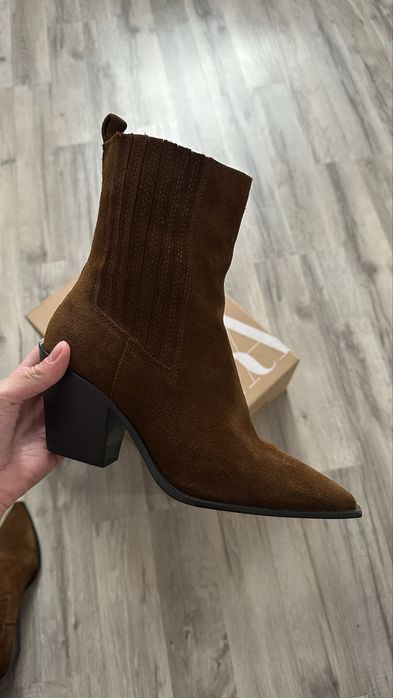 Ковбойки zara натуральтна замша