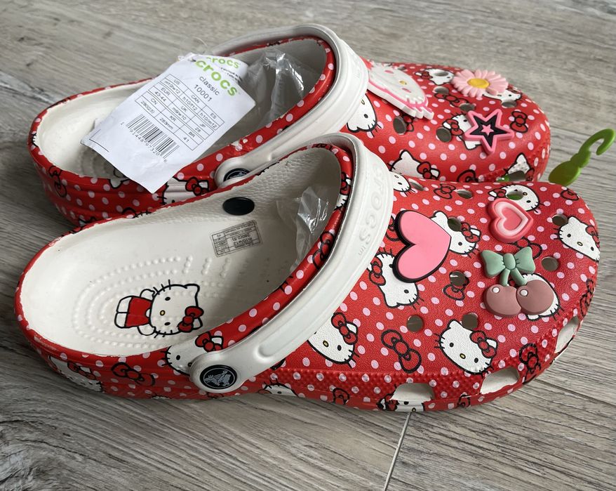 Nowe damskie klapki Crocs  Hello Kitty 41-42