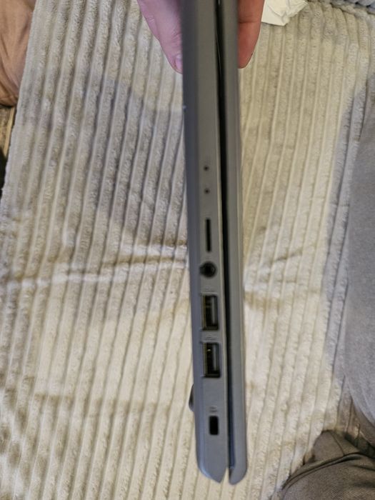 Laptop ASUS 15 cali – Szybki SSD – Do nauki i pracy – Stan BDB!