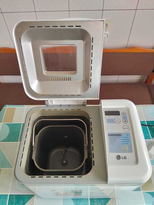 Хлібопічка - хлебопечь LG HB-1001CJ
