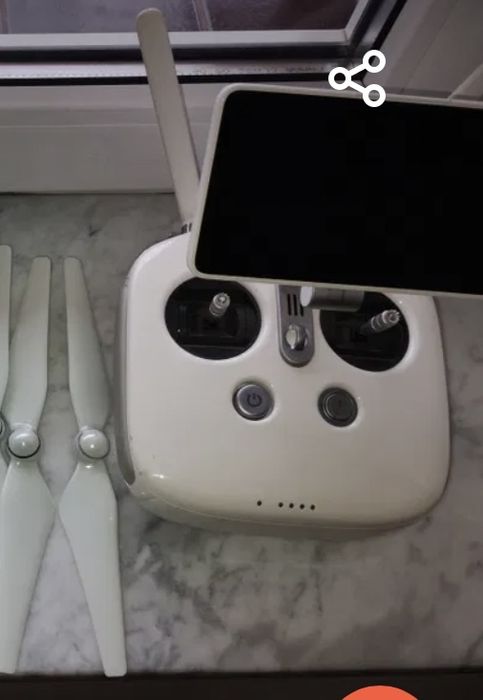 Продам пульт від дрона Phantom 4 pro + .