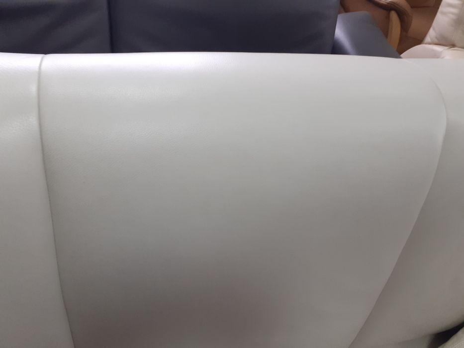 Шкіряний диван трійка з Німеччини.