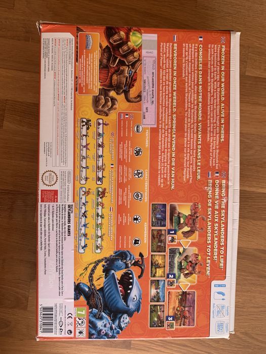Skylanders Giants Wii Game: Starter Pack64739821481730121