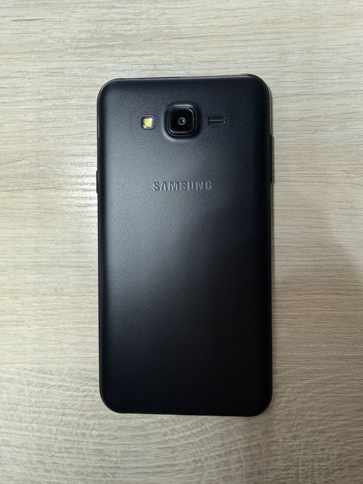 Samsung Galaxy J7 Neo