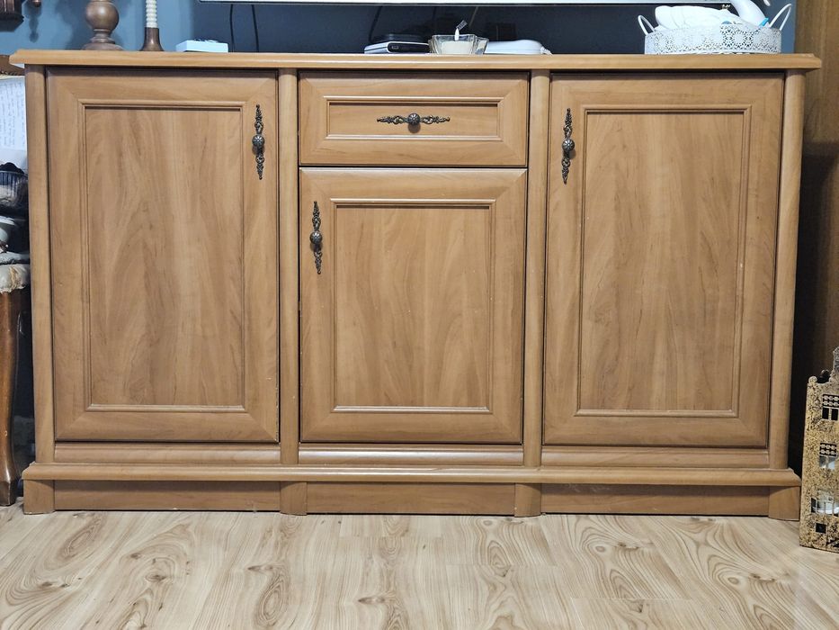 Komoda Red Black White