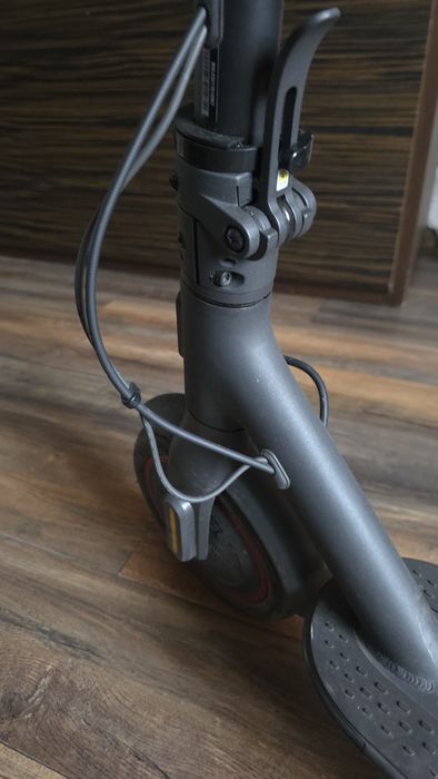 Продам електросамокат Xiaomi Mi Electric Scooter Pro 2 + зарядки і покришка