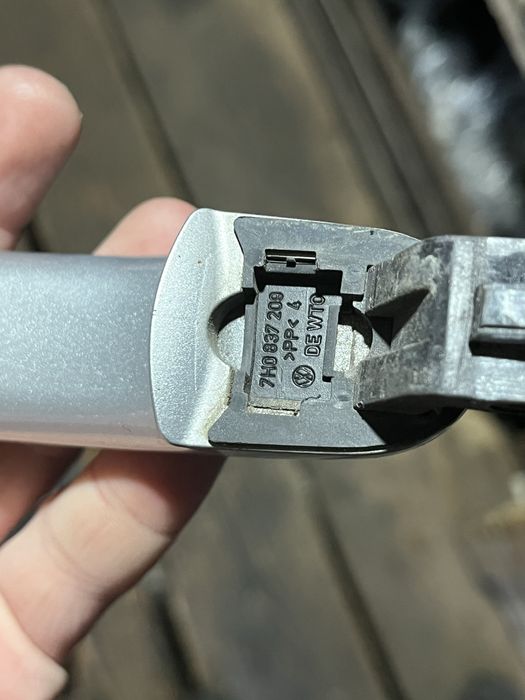Ручка передніх дверей VW T5 / T6 / Touran / Caddy ліва права
