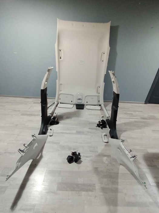 Салон Hyundai Ioniq 5,потолок, козырьки,стойки,ремни фонарь ионик 5