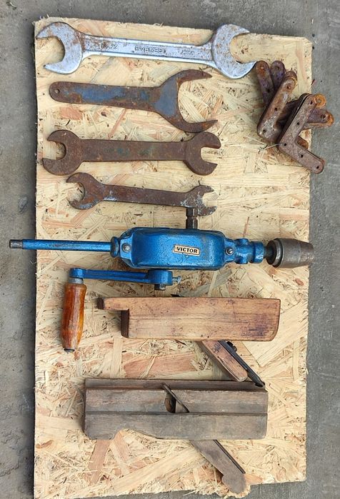 Продам  хлам из гаража, антенна, динамики, уголки