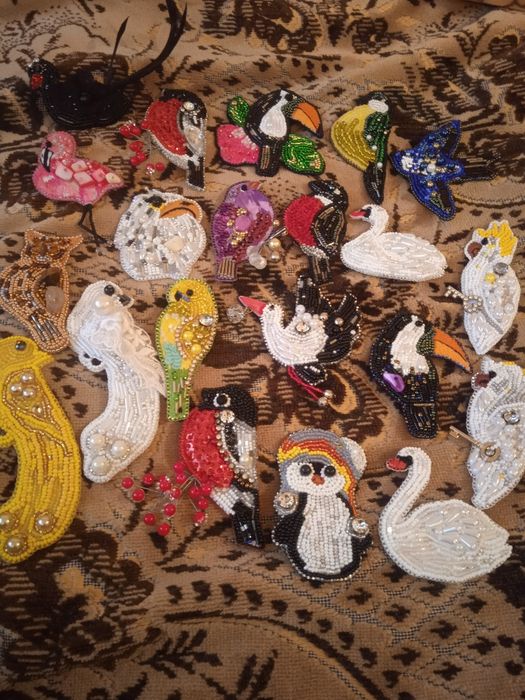 Продам брошь из бисера