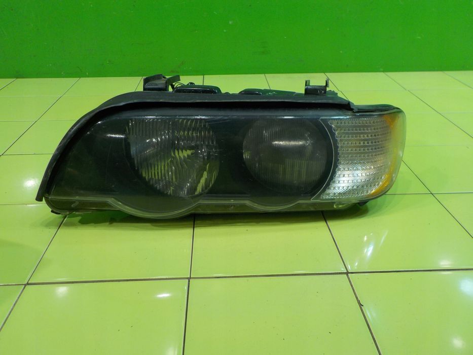 BMW X5 E53 3.0 B 03r SUV 5D lampa lewa przod