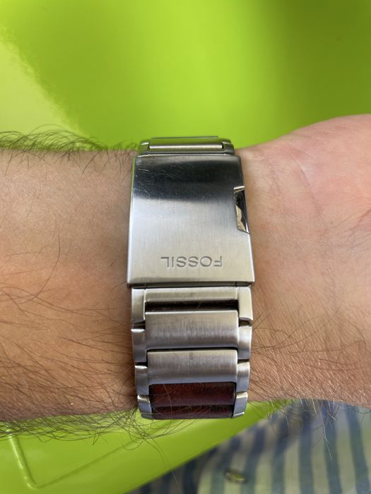 Relógio Fossil castanho e cromado