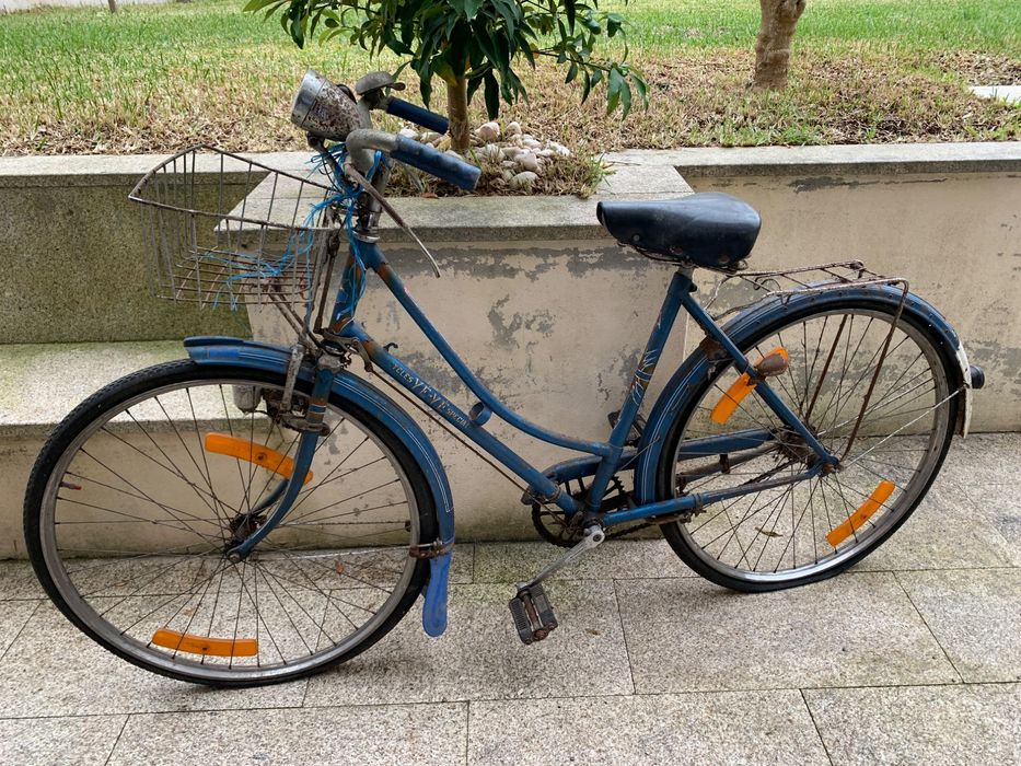 Bicicleta feminina para colecionar ou passear restaurada