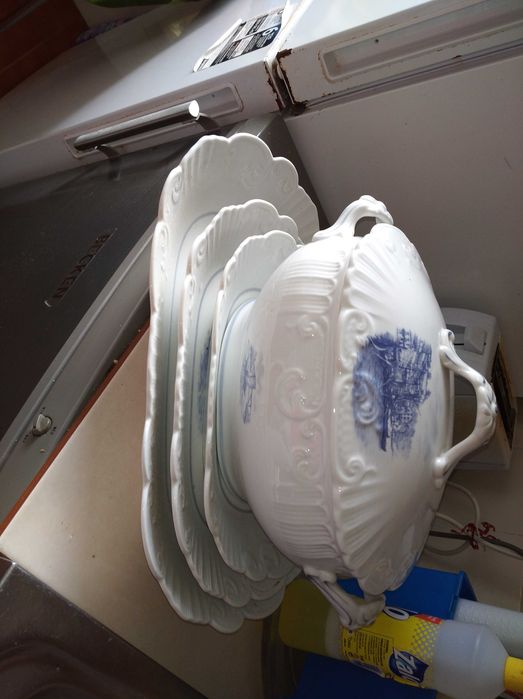 Conjunto de Loica /Porcelana de Vista alegre antigo