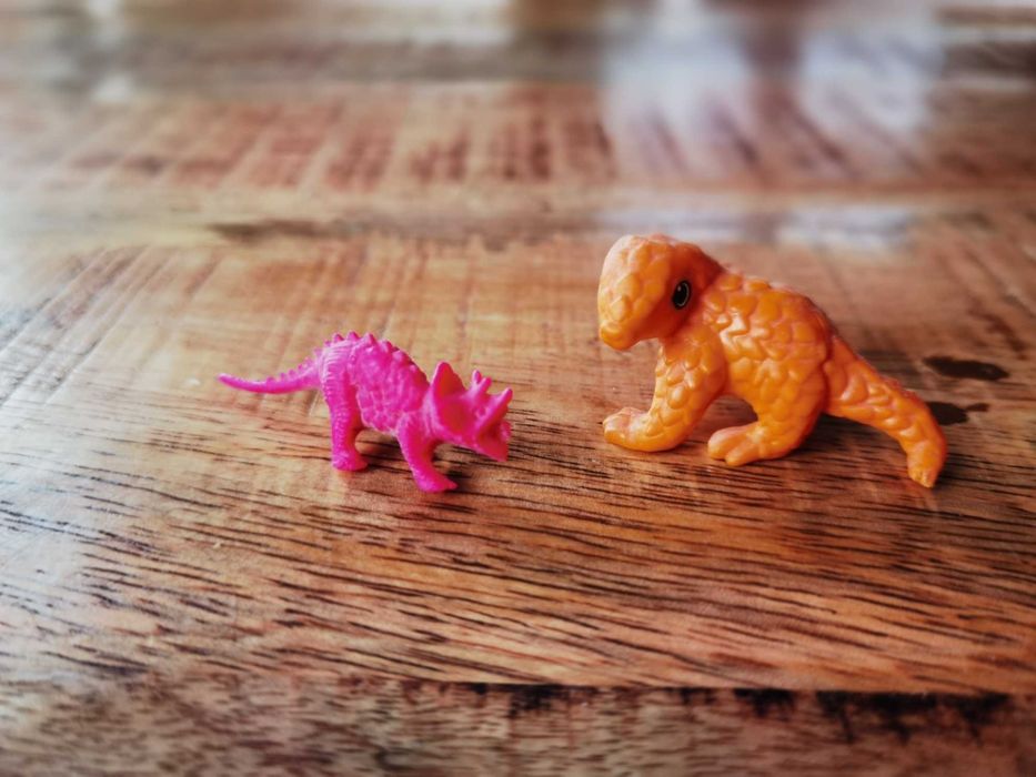 Dinozaury, tygrys figurki