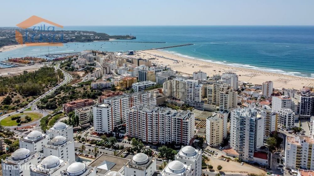 Loja Destinada a Comercio e Serviços no coração da Praia da Rocha — Portimão, Faro