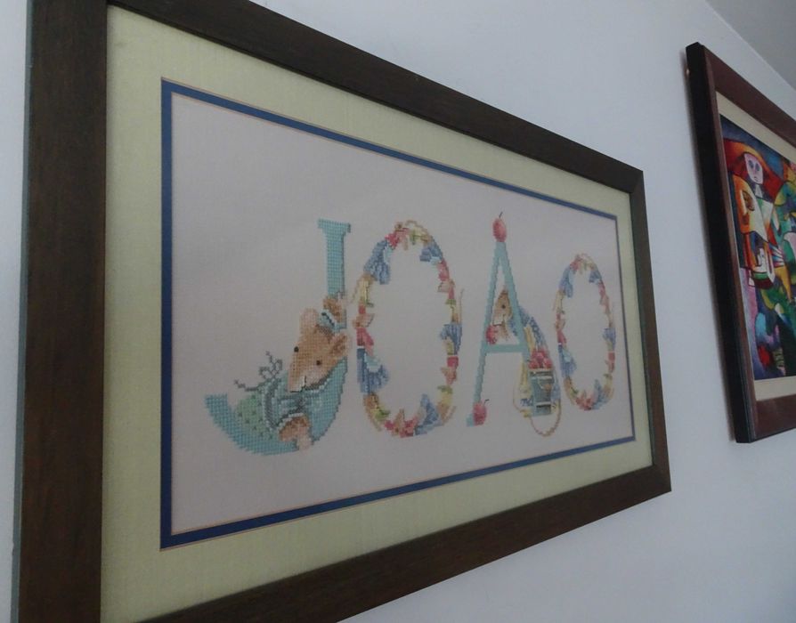 Quadro Ponto de Cruz nome JOÃO (Bordado à Mão Medidas: 0,75 x 0,45 m)