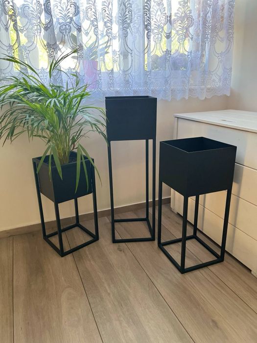 Kwietniki metalowe stojące