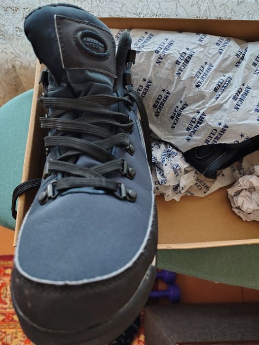 Продам підросткове демісезонне взуття