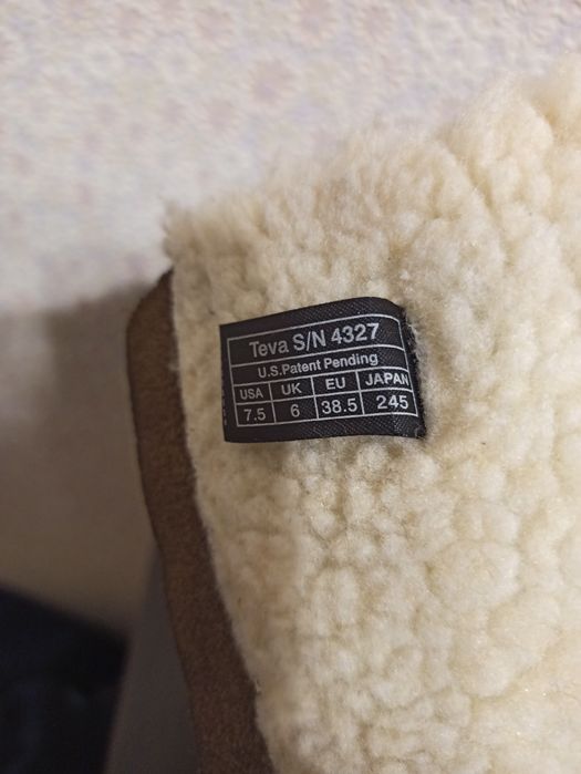 Teva чобітки зимові 38