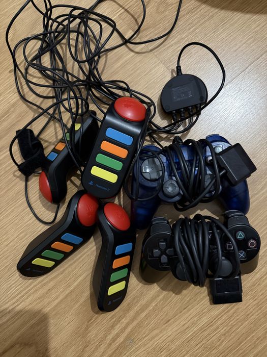 Playstation 2 + Wii preta c/acessórios