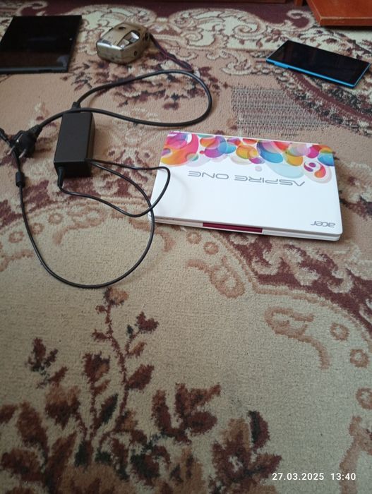 Продам нетбук acer