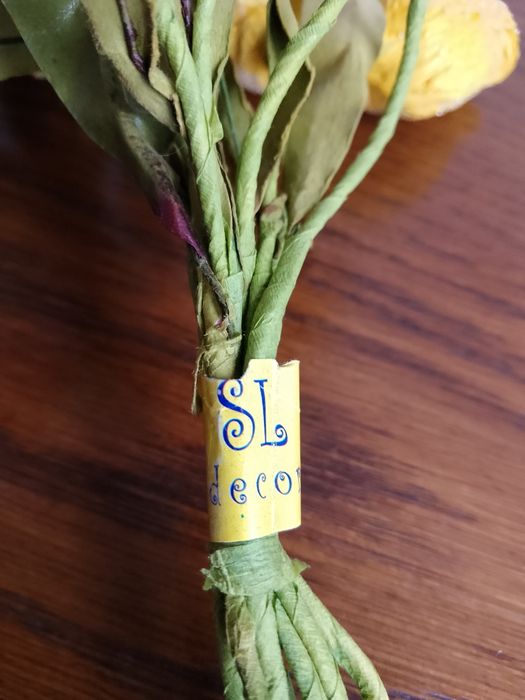 Штучний букет, бутони тюльпанів