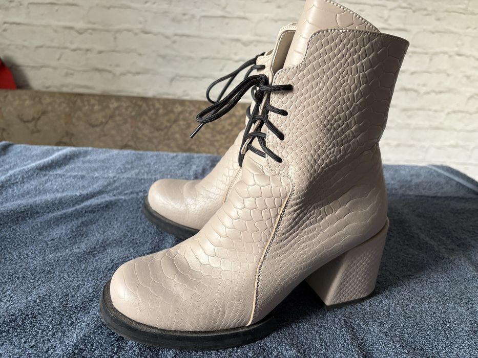 Напівчоботи жіночі