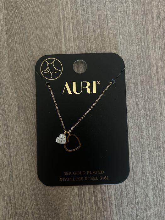 Złoty naszyjnik z sercami