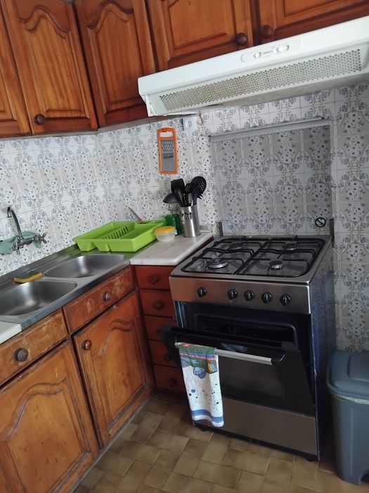 Arrenda- se quarto em  Coimbra