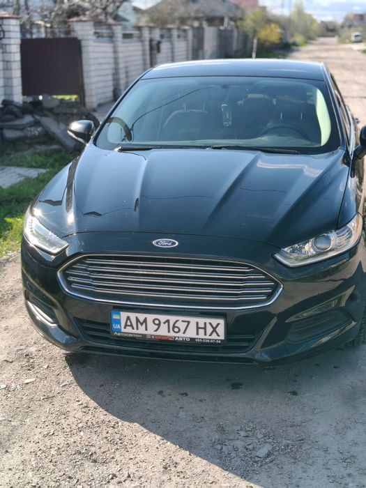 Автомобіль Форд фюжен