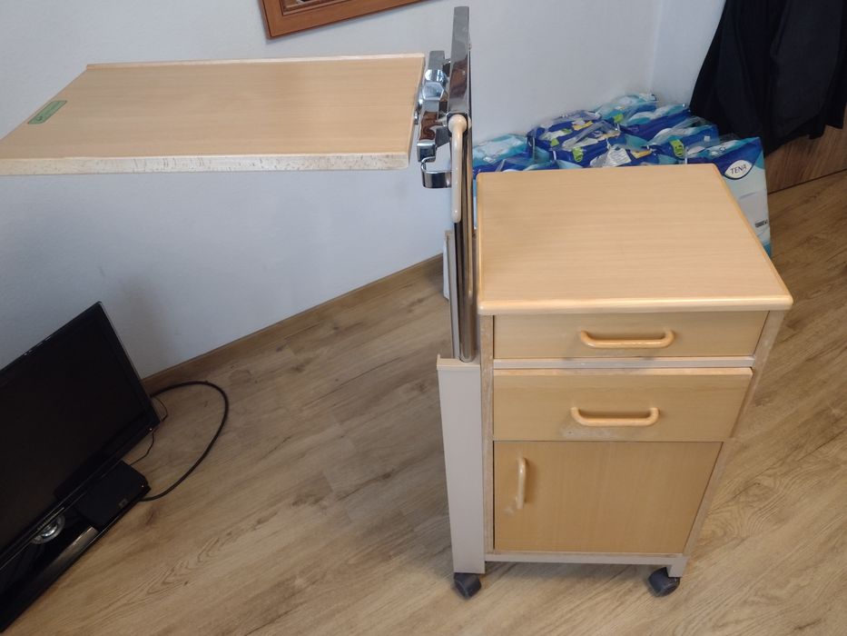 Szafka przyłóżkowa szpitalna