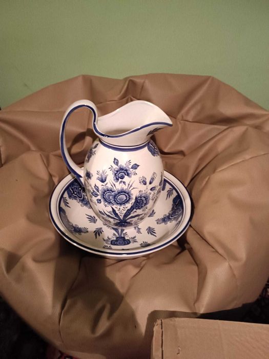 Misa z dzbanem porcelana