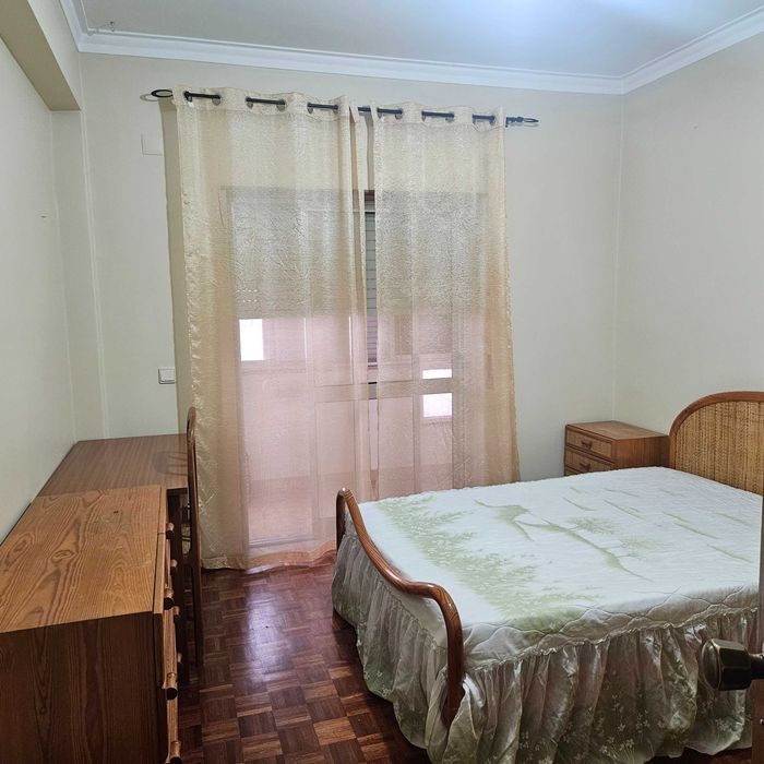 Quarto para arrendar